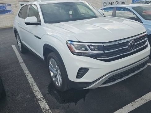 Used 2023 Volkswagen Atlas Cross Sport SE AWD/4WD image 2