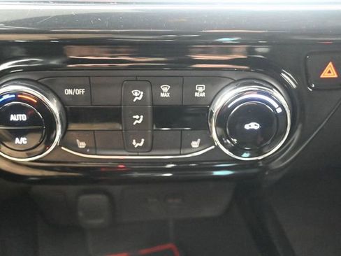 Used 2024 Chevrolet Trax RS image 19