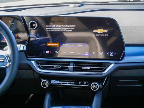 New 2026 Chevrolet Equinox EV LT image 15