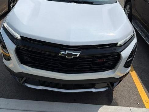 Used 2026 Chevrolet Equinox RS w/ Convenience Package III AWD/4WD image 2