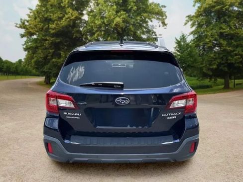 Used 2018 Subaru Outback 3.6R Limited AWD/4WD image 7