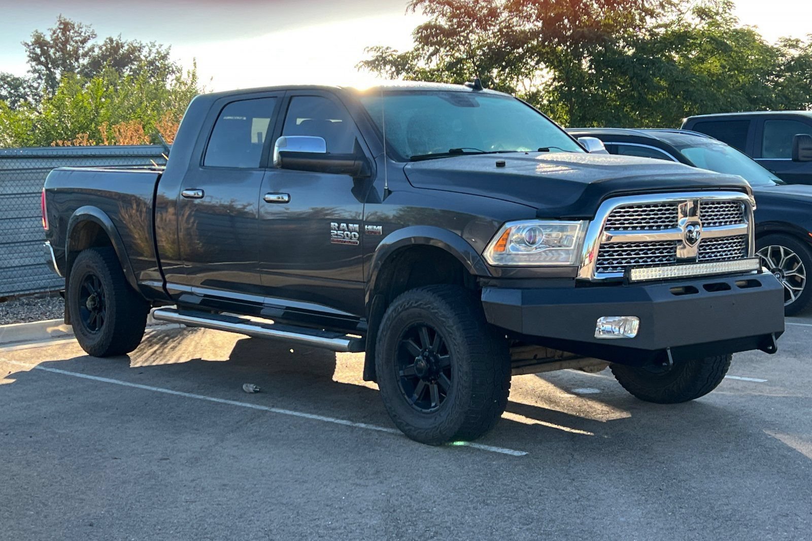 Used 2014 RAM 2500 Laramie w/ Convenience Group AWD/4WD image 2