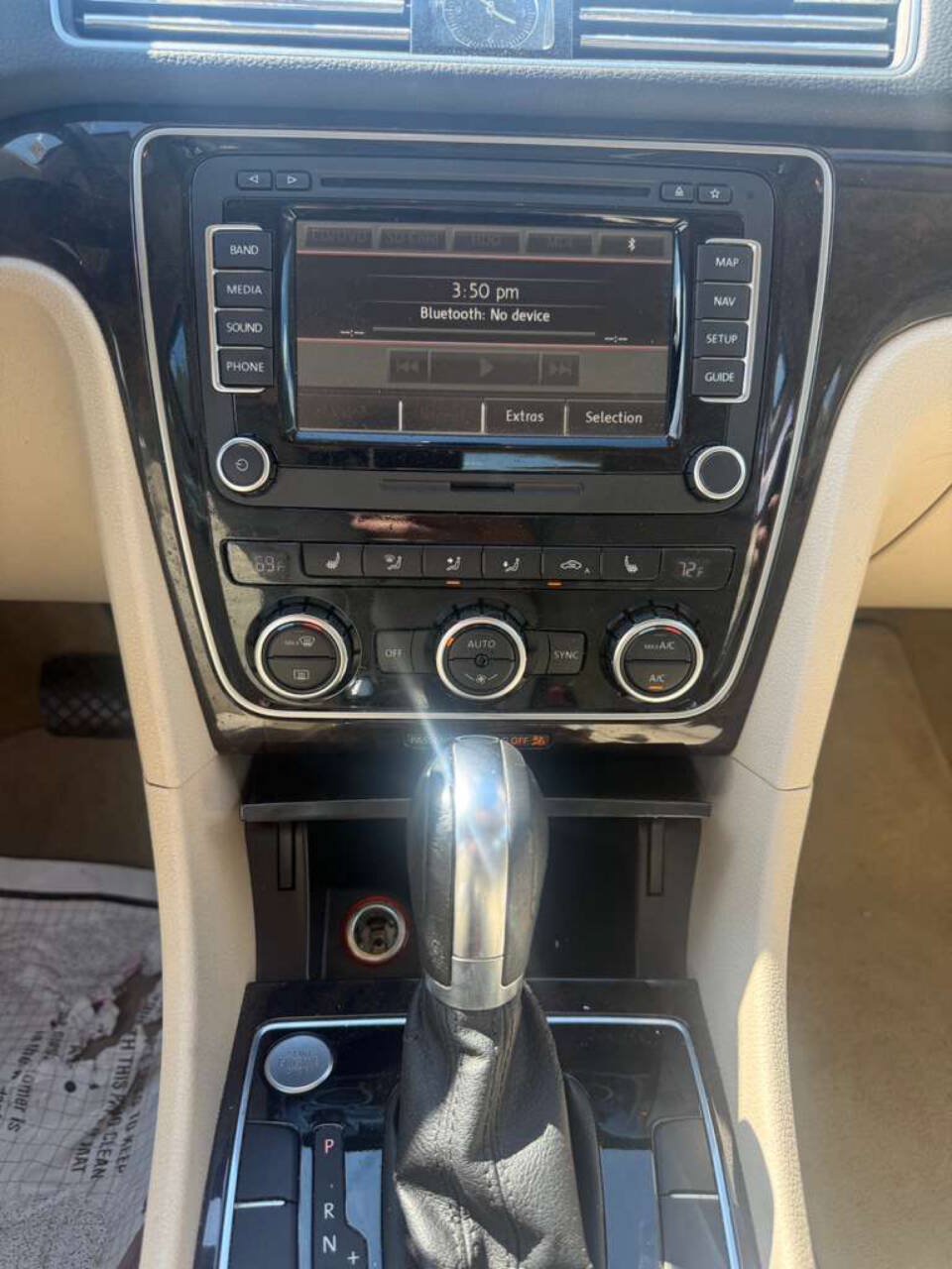 Used 2014 Volkswagen Passat 1.8T SEL Premium FWD image 13