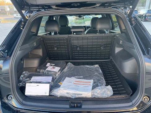 New 2026 Volkswagen Tiguan SE R-Line image 25