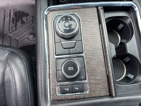 Used 2019 Ford Expedition Limited w/ Special Edition Package AWD/4WD image 16