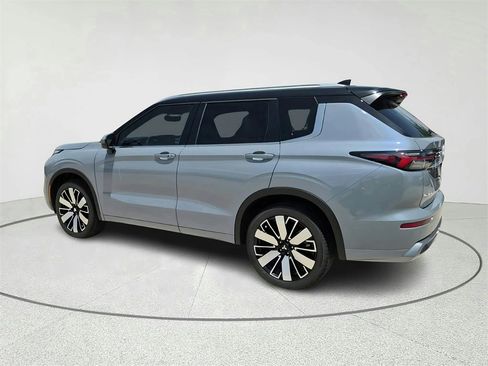 New 2025 Mitsubishi Outlander SEL image 8