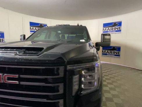 Used 2023 GMC Sierra 2500 AT4 w/ AT4 Premium Plus Package AWD/4WD image 5