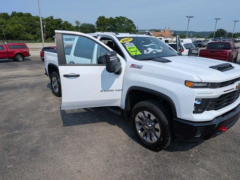 Used 2025 Chevrolet Silverado 2500 Custom w/ Custom Convenience Package AWD/4WD image 17