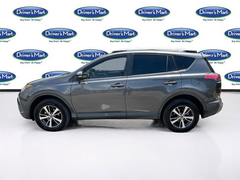 Used 2018 Toyota RAV4 XLE FWD image 4