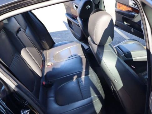 Used 2011 Jaguar XF Premium image 19