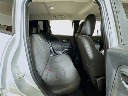 Used 2021 Jeep Renegade Latitude image 23