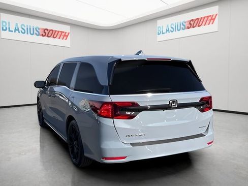 Used 2024 Honda Odyssey Sport image 5