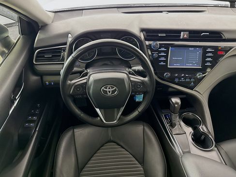 Used 2019 Toyota Camry SE FWD image 25