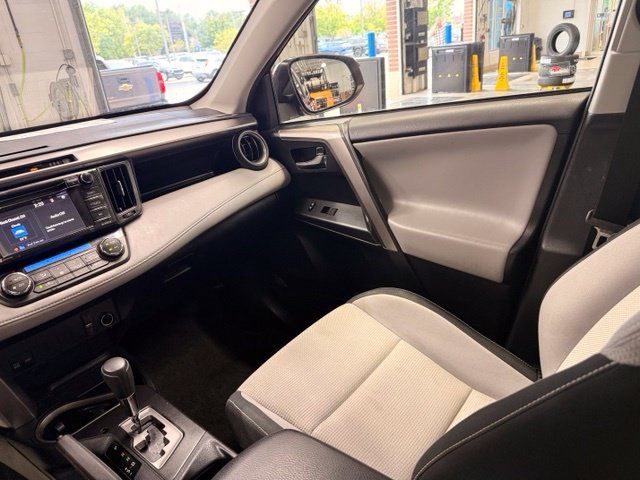 Used 2018 Toyota RAV4 XLE w/ Plus Extra Value Package FWD image 20