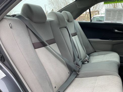 Used 2014 Toyota Camry LE image 33