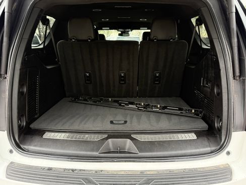 Used 2023 GMC Yukon XL Denali image 31