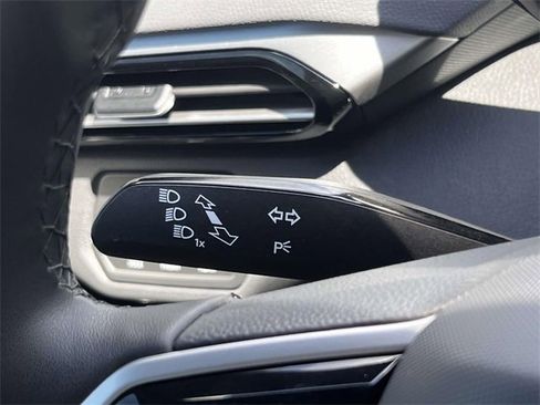 Used 2023 Volkswagen ID.4 Pro image 19