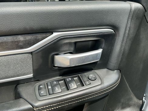 Used 2022 RAM 2500 Big Horn w/ Level C Equiment Group AWD/4WD image 25