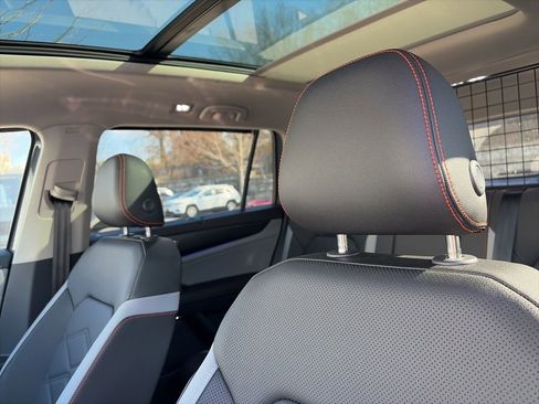 Used 2025 Volkswagen Atlas Peak Edition SE image 19