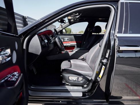 Used 2019 Rolls-Royce Ghost Base image 32