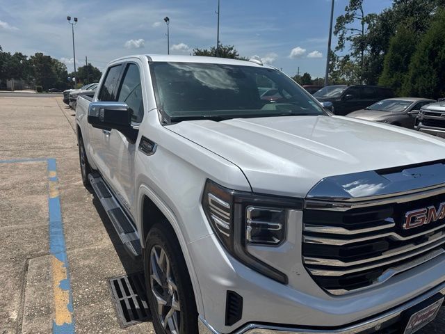 Used 2022 GMC Sierra 1500 SLT w/ SLT Premium Plus Package AWD/4WD image 2