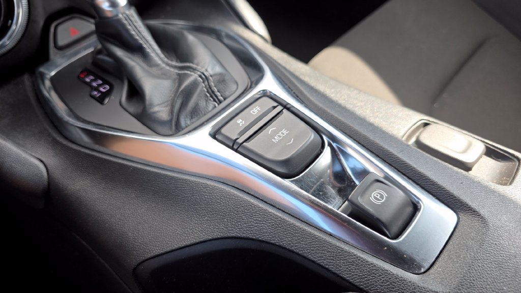 Used 2023 Chevrolet Camaro LT RWD image 29