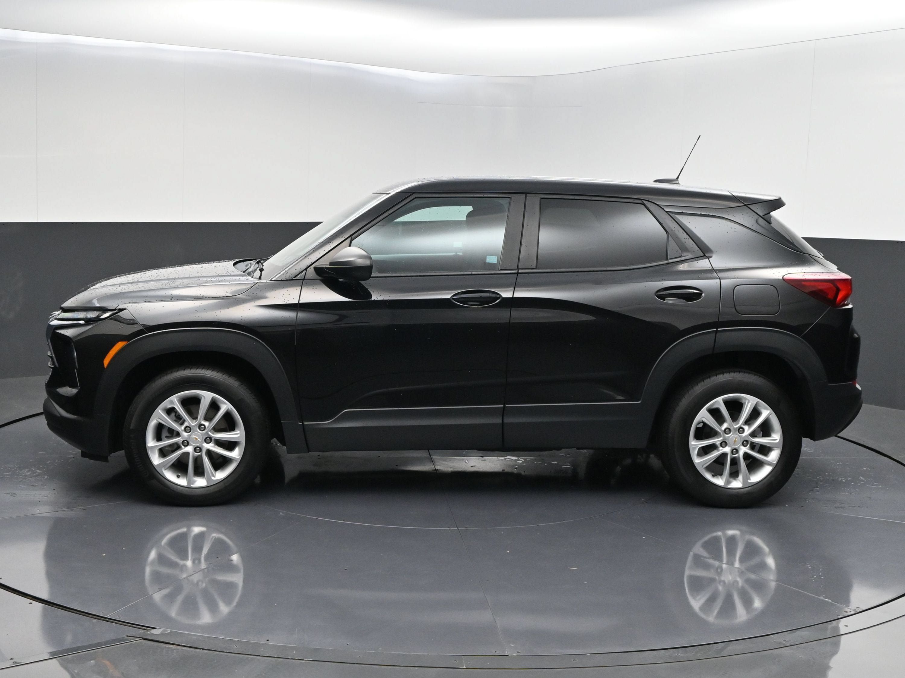 Certified 2024 Chevrolet TrailBlazer LS w/ LS Convenience Package AWD/4WD image 5