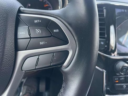 Used 2022 Jeep Grand Cherokee Limited image 34