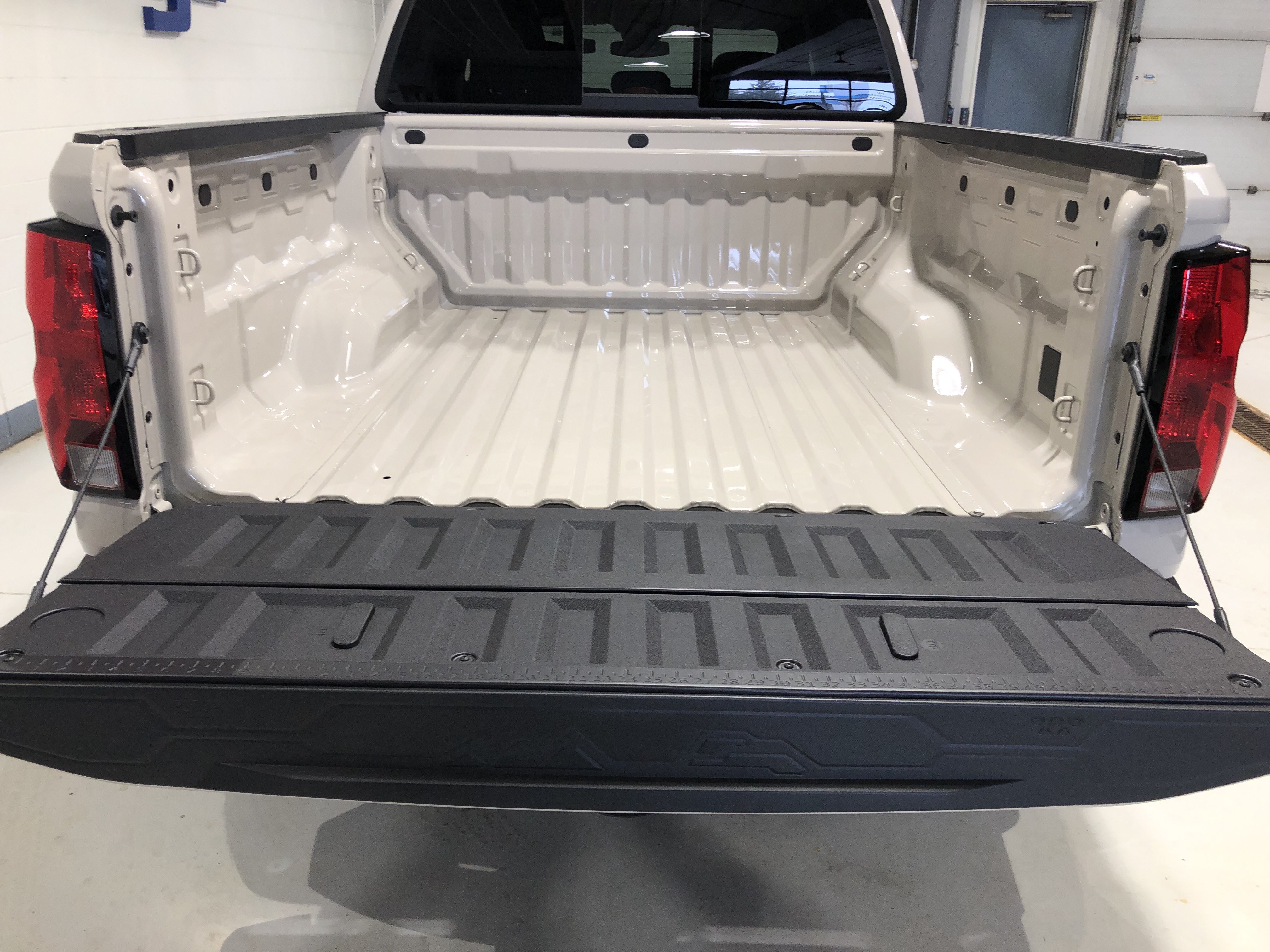 New 2026 Chevrolet Colorado Trail Boss AWD/4WD image 15