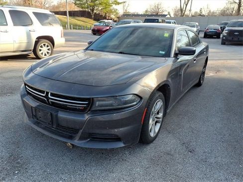 Used 2017 Dodge Charger SE image 1