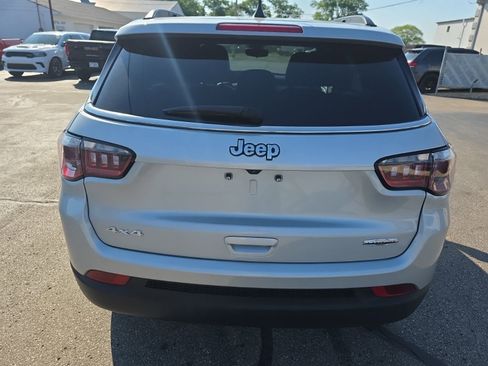 Used 2024 Jeep Compass Latitude AWD/4WD image 6