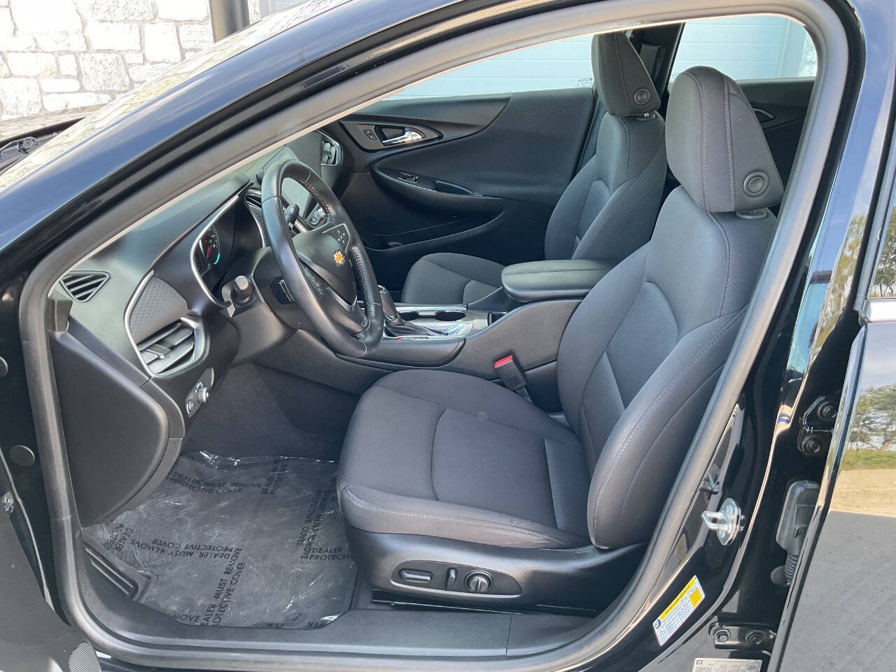 Used 2018 Chevrolet Malibu LT FWD image 13