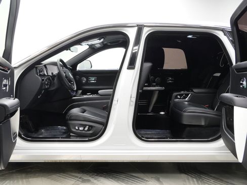 Used 2024 Rolls-Royce Ghost Extended Wheelbase image 42