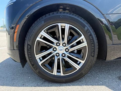 Certified 2024 Cadillac Lyriq Luxury AWD/4WD image 14