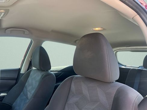 Used 2016 Nissan Rogue S FWD image 18