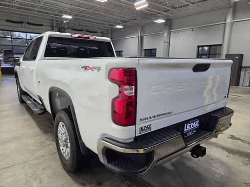 Used 2025 Chevrolet Silverado 2500 LT w/ Convenience Package AWD/4WD image 6