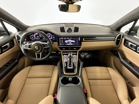 Used 2022 Porsche Cayenne GTS image 10