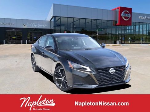 Used 2025 Nissan Altima 2.5 SR FWD image 1