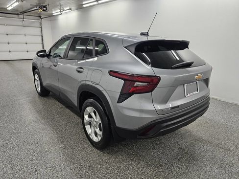 Used 2026 Chevrolet Trax LS w/ LS Convenience Package FWD image 7