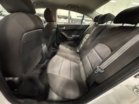 Used 2017 Kia Forte LX image 19
