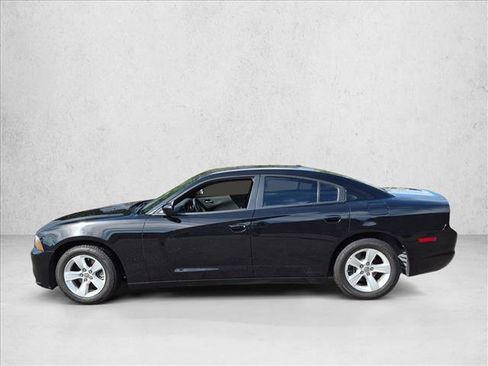 Used 2012 Dodge Charger SE RWD image 8