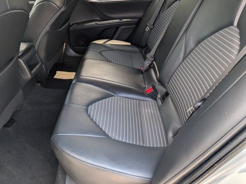 Used 2022 Toyota Camry SE FWD image 16