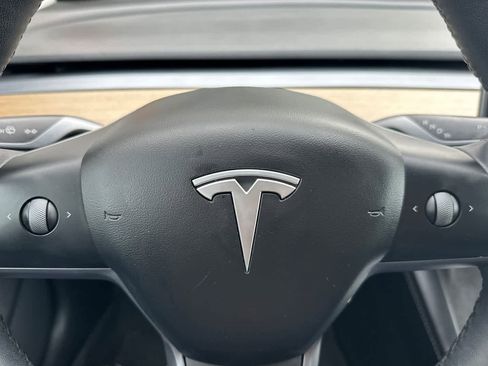 Used 2022 Tesla Model 3 image 23