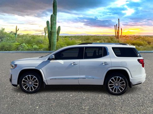 Used 2023 GMC Acadia Denali w/ Denali Technology Package image 3