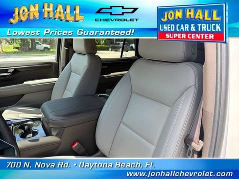 Used 2025 Chevrolet Tahoe Z71 w/ Comfort Package AWD/4WD image 22