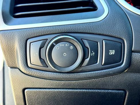 Certified 2021 Ford Edge SE image 14