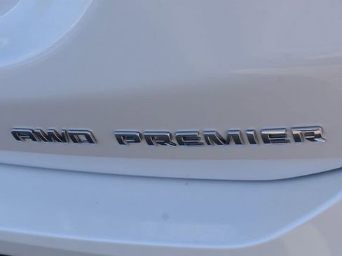Used 2023 Chevrolet Equinox Premier image 12