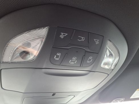 New 2026 Chrysler Pacifica Select w/ S Appearance Package FWD image 15