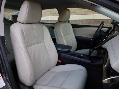 Used 2013 Toyota Avalon XLE FWD image 27