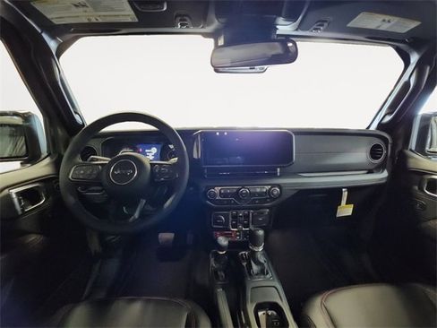 New 2025 Jeep Gladiator Rubicon w/ Convenience Group image 10